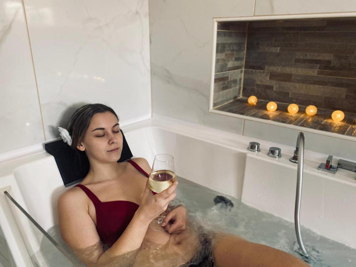 Luxe Apartments Лютомер Екстер'єр фото
